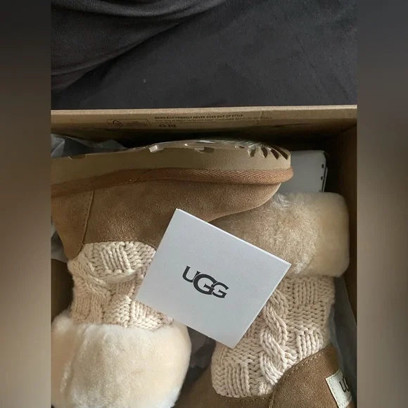 UGG JUNIPER GENUINE SHEARLING KNIT SHAFT BOOTS- TODDLER - Picture 5 of 6